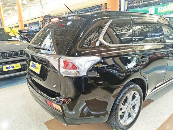 MITSUBISHI OUTLANDER 3.0 GT 4X4 V6 24V GASOLINA 4P AUTOMÁTICO